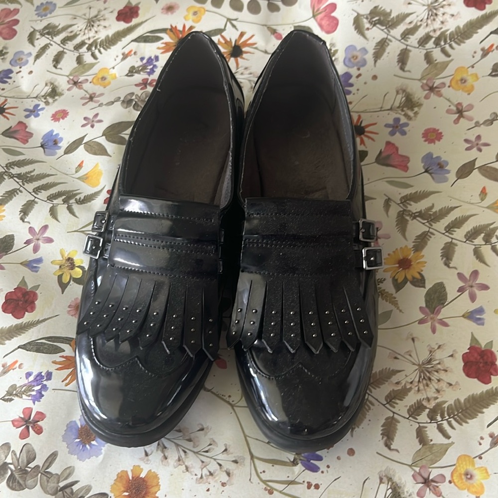 Fringe patent leather buckle loafer A2 91/2 Keltie slip on shoes